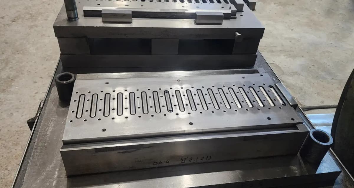 Sheet stamping equipment